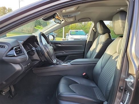 Used 2023 Toyota Camry SE image 15