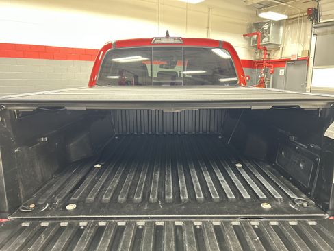 Used 2022 Toyota Tacoma SR5 w/ Technology Package RWD image 30