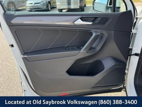 Certified 2023 Volkswagen Tiguan SE w/ Panoramic Sunroof Package AWD/4WD image 33
