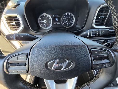 Used 2020 Hyundai Venue SEL w/ Convenience Package image 9