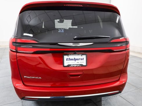 New 2026 Chrysler Pacifica Select image 5