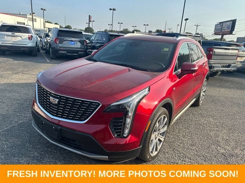 Used 2022 Cadillac XT4 Premium Luxury w/ Cold Weather Package FWD image 7