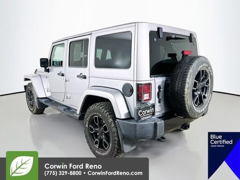 Used 2018 Jeep Wrangler Unlimited Sahara w/ Max Tow Package AWD/4WD image 5