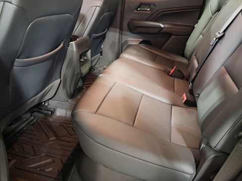 Used 2025 Chevrolet Colorado LT w/ LT Convenience Package image 12