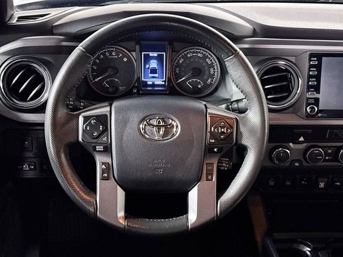 Used 2023 Toyota Tacoma TRD Off-Road w/ Technology Package AWD/4WD image 13