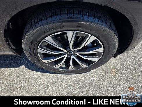Used 2024 Volvo XC60 B5 Plus AWD/4WD image 12