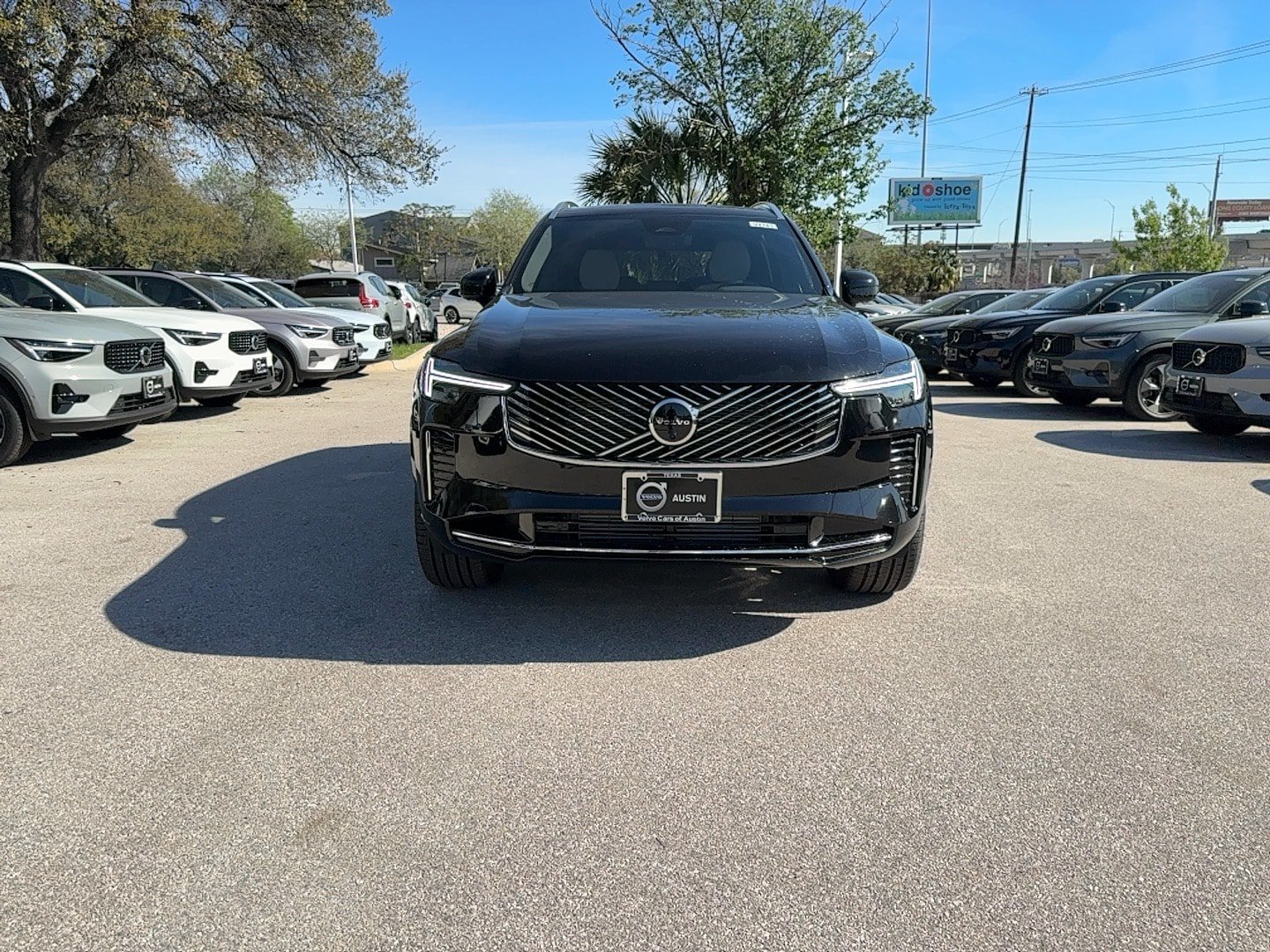 New 2026 Volvo XC90 T8 Plus w/ Protection Package Premier AWD/4WD image 8