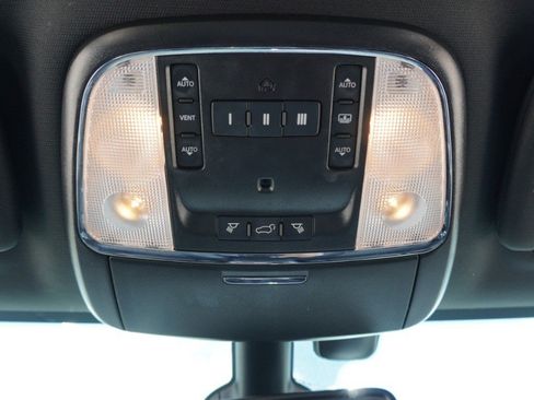Used 2020 Jeep Grand Cherokee Limited w/ Luxury Group II RWD image 26