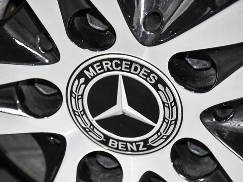 Used 2023 Mercedes-Benz C 300 4MATIC Sedan w/ Pinnacle Trim Package image 84