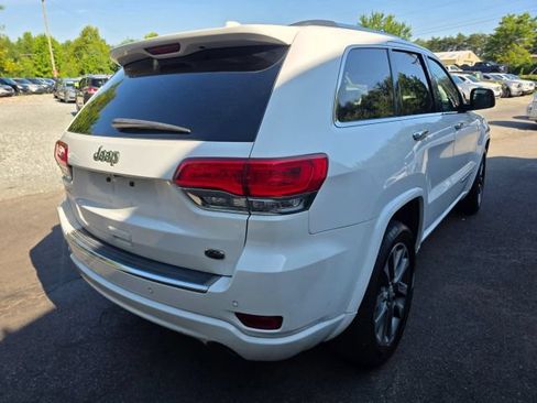 Used 2017 Jeep Grand Cherokee Overland RWD image 5