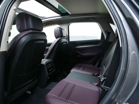 New 2026 Porsche Cayenne S image 13