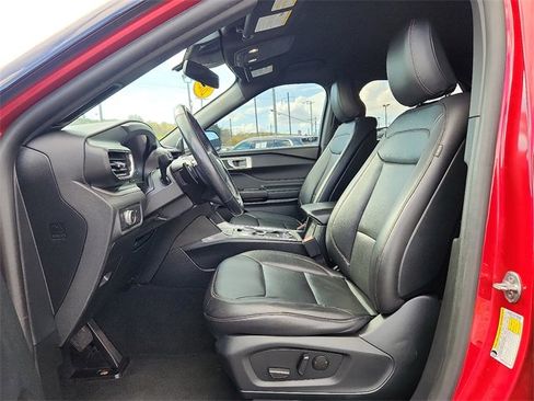 Used 2020 Ford Explorer XLT w/ Equipment Group 202A image 14