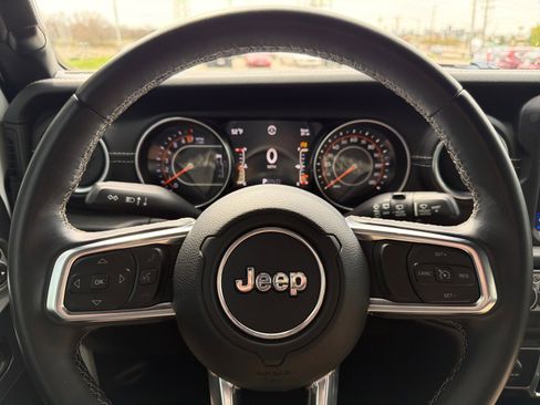 Used 2019 Jeep Wrangler Unlimited Sahara w/ Quick Order Package 24M Moab image 14