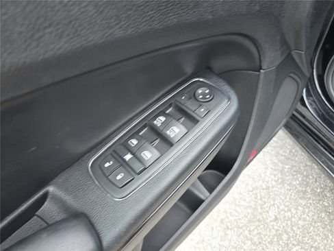 Used 2014 Chrysler 300 S w/ Luxury Group RWD image 20