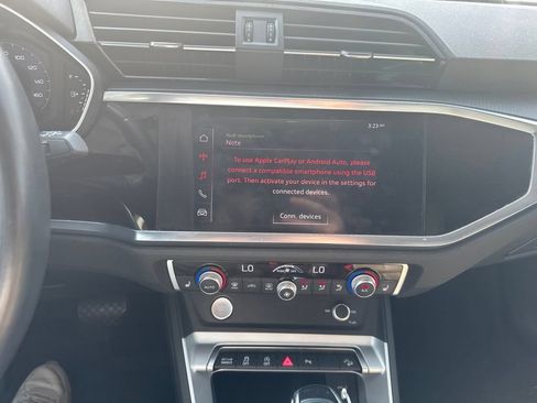 Used 2020 Audi Q3 2.0T Premium w/ Convenience Package AWD/4WD image 9