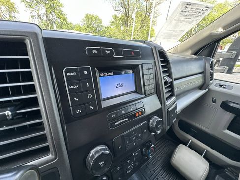 Used 2020 Ford F550 4x4 Regular Cab Super Duty image 16