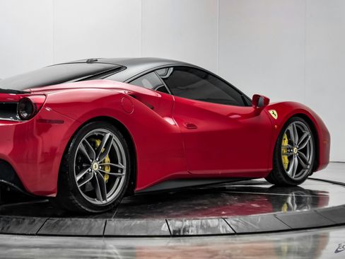 Used 2017 Ferrari 488 GTB RWD image 23