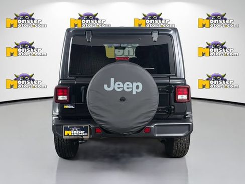 Used 2021 Jeep Wrangler Unlimited Sahara w/ Uconnect 4C Nav & Sound Group AWD/4WD image 6