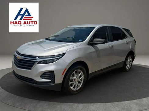 Used 2022 Chevrolet Equinox LS w/ LS Convenience Package FWD image 1