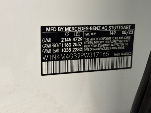 Used 2023 Mercedes-Benz GLB 250 image 27