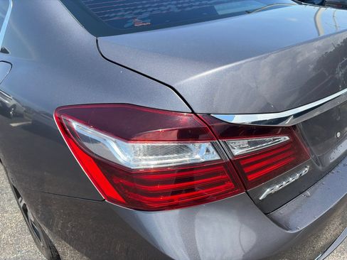 Used 2017 Honda Accord LX image 16
