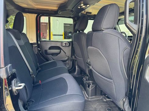Used 2022 Jeep Wrangler Unlimited Sport AWD/4WD image 14