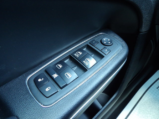 Used 2022 Chrysler 300 S w/ Comfort Group RWD image 29