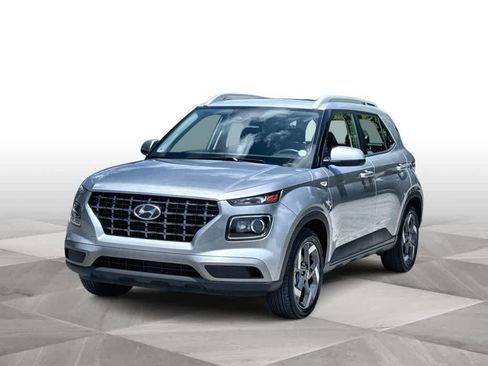 Used 2025 Hyundai Venue SEL FWD image 4