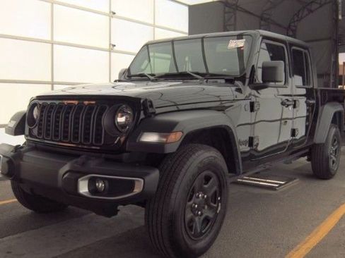 Used 2025 Jeep Gladiator Sport image 11