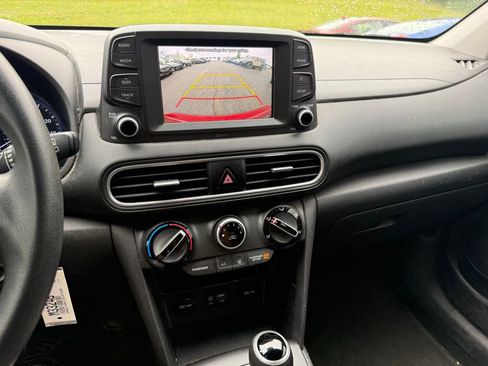 Used 2018 Hyundai Kona SE FWD image 11