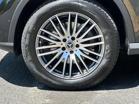 Certified 2025 Mercedes-Benz GLC 300 4MATIC image 24