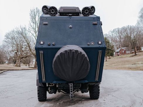 Used 2022 Ford F550 4x4 Crew Cab Super Duty w/ Power Equipment Group image 7