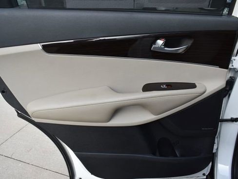 Used 2019 Kia Sorento EX w/ EX Touring Package image 38