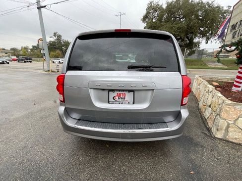 Used 2014 Dodge Grand Caravan R/T image 6