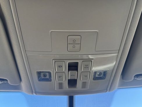 Used 2021 Volkswagen Atlas SE w/ Panoramic Sunroof Package image 37