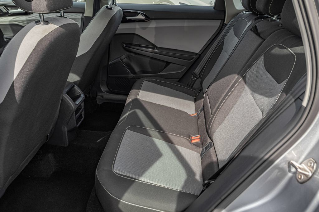 Certified 2024 Volkswagen Taos S FWD image 27