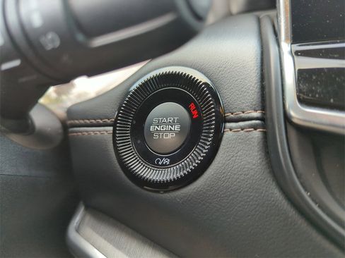 Used 2023 Jeep Compass Limited image 43