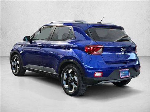 Certified 2024 Hyundai Venue Limited FWD image 8