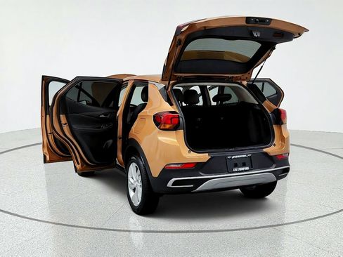 Used 2024 Buick Encore GX Preferred FWD image 11