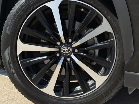 Used 2022 Toyota Highlander XSE FWD image 9