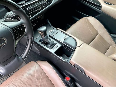 Used 2022 Lexus ES 350 w/ Accessory Package image 16