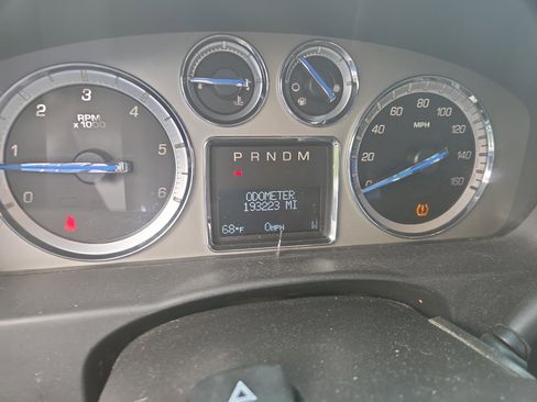 Used 2013 Cadillac Escalade ESV Premium image 5