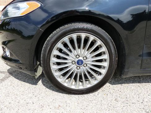 Used 2016 Ford Fusion Titanium FWD image 15