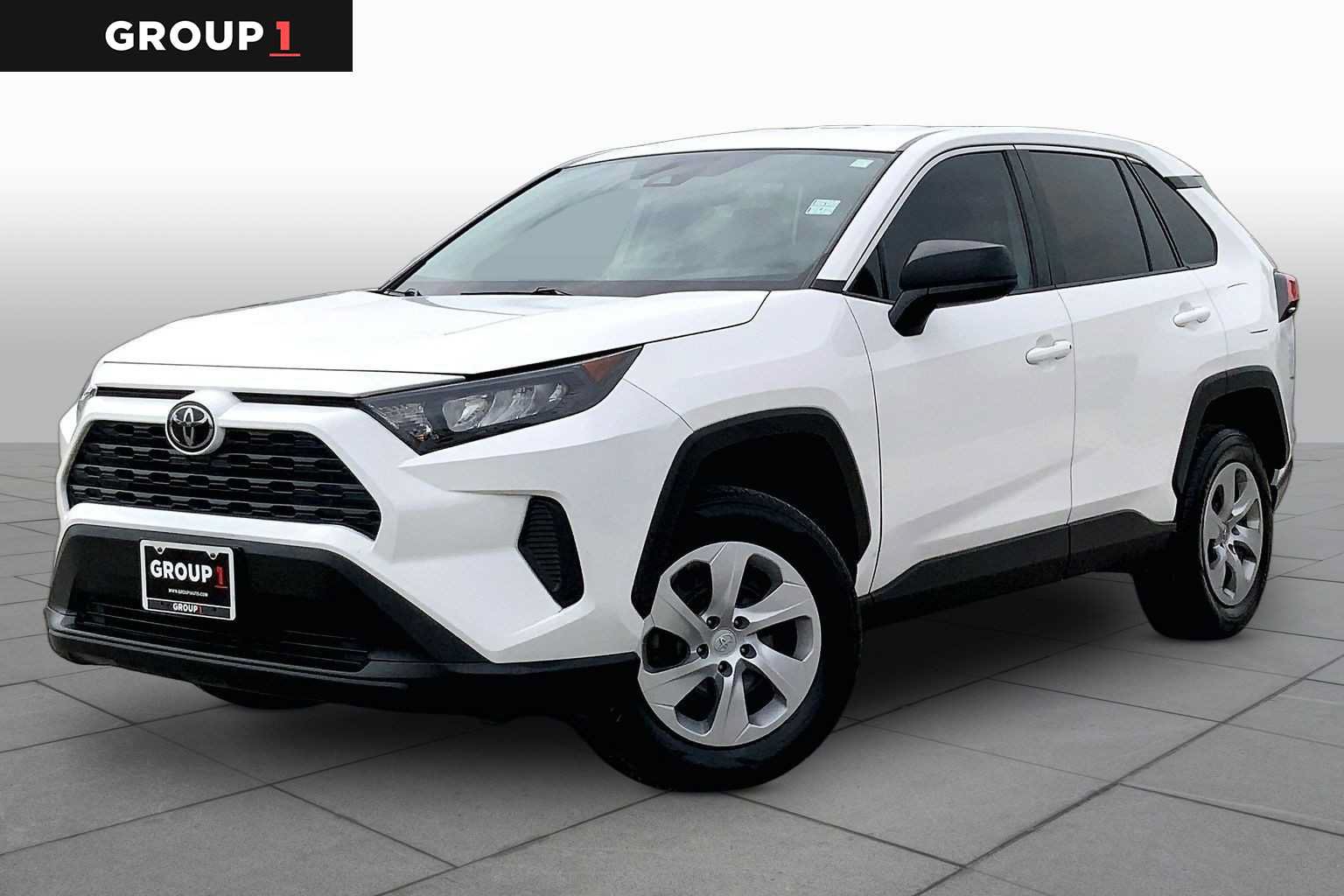 Used 2022 Toyota RAV4 LE FWD image 1