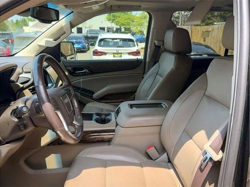 Used 2017 GMC Yukon SLT w/ Open Road Package AWD/4WD image 17