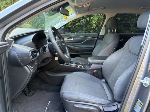 Used 2019 Hyundai Santa Fe SE FWD image 17
