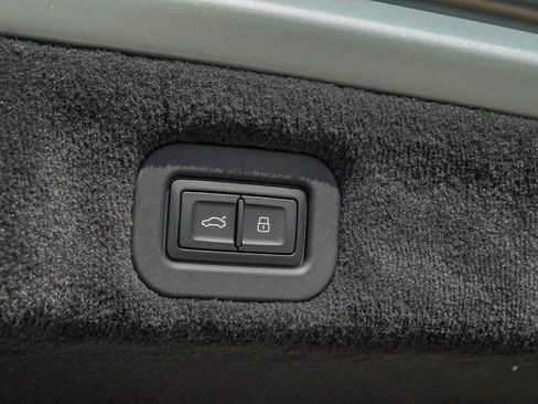 New 2026 Bentley Flying Spur Plug-In Hybrid image 41