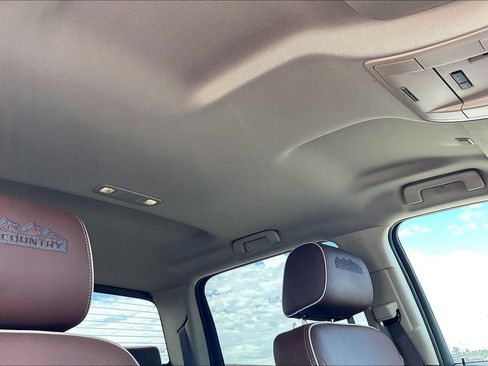 Used 2015 Chevrolet Silverado 1500 High Country w/ High Country Premium Package AWD/4WD image 28