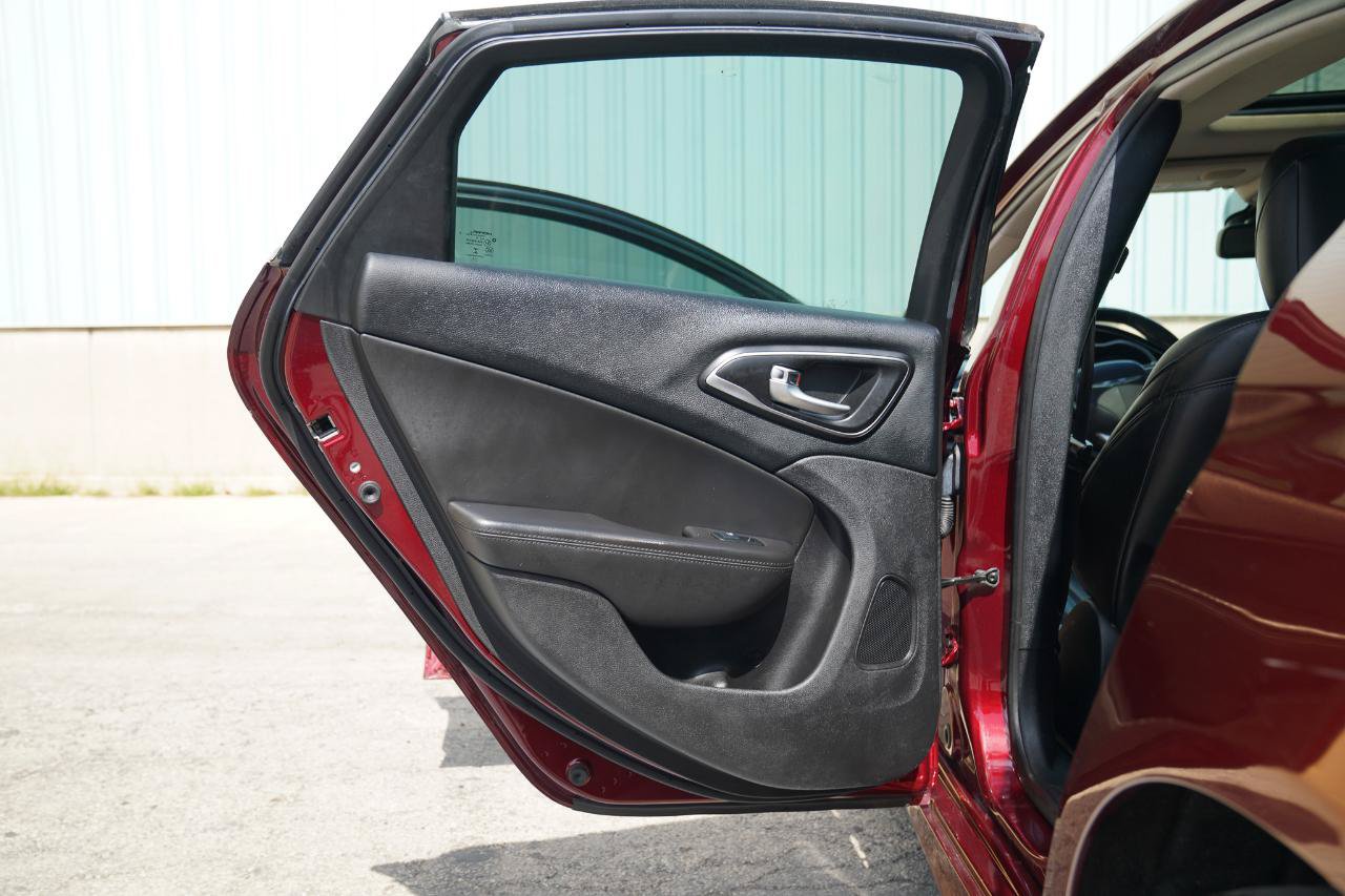 Used 2016 Chrysler 200 C w/ Sun & Sound Group FWD image 19