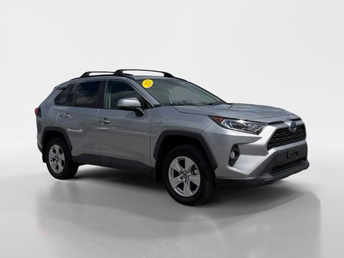 Used 2021 Toyota RAV4 XLE w/ Convenience Package AWD/4WD image 7